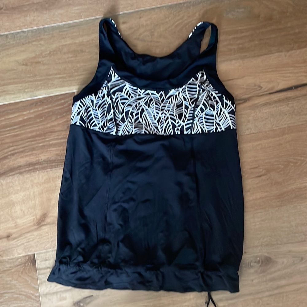 Lululemon Tame Me Tank sz 12